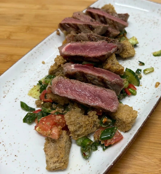 Rumpsteak mit Brotsalat